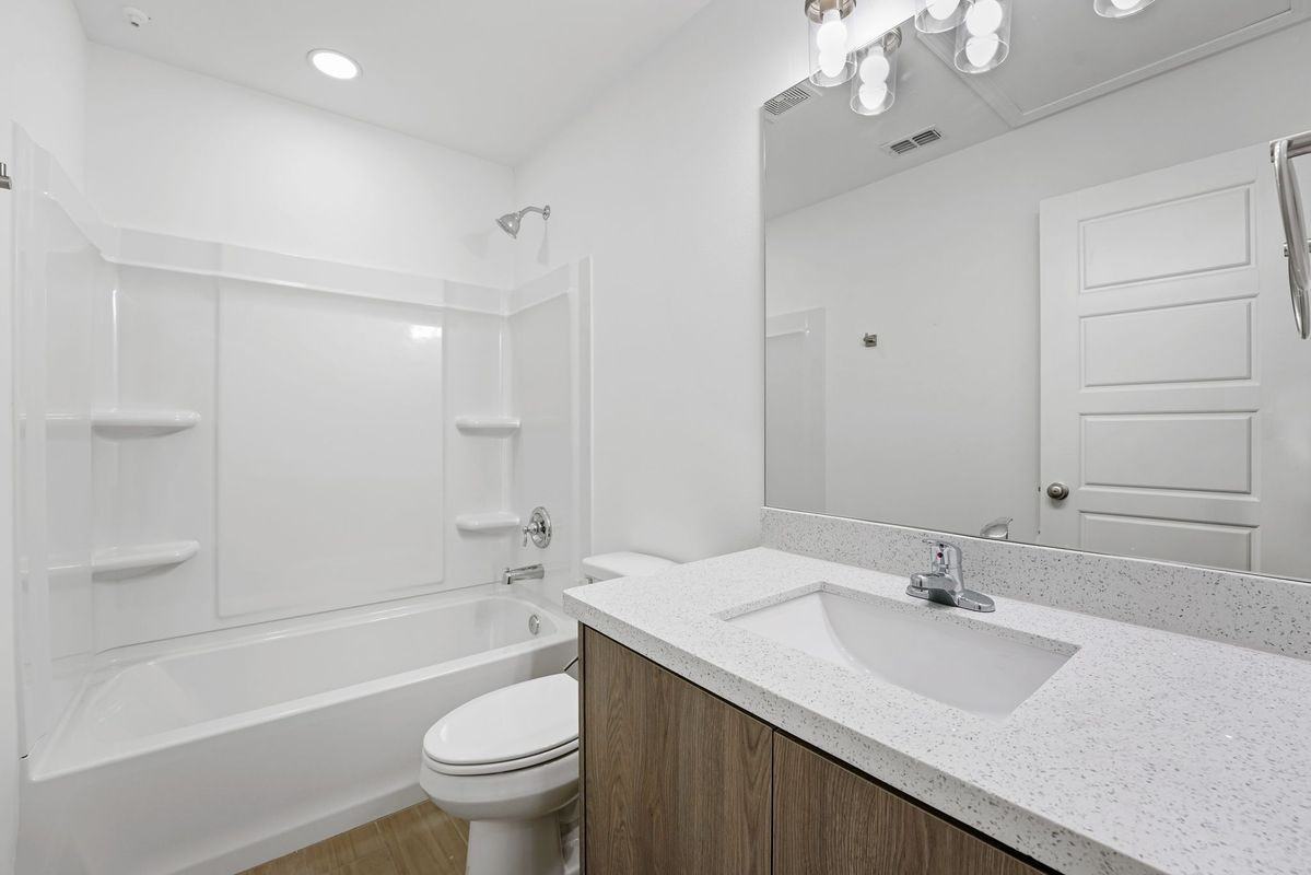 1525 W B St - Photo 6 of 10