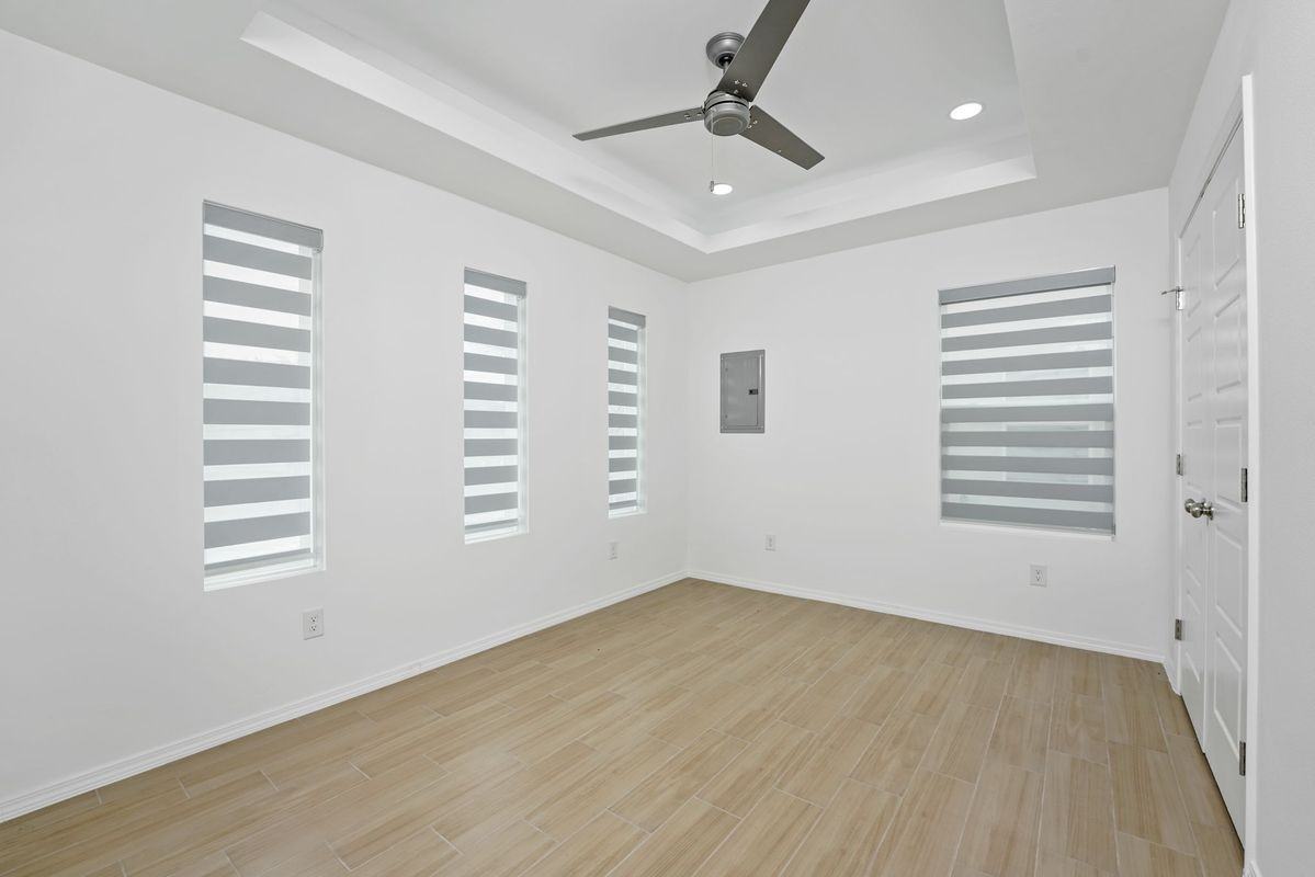 1525 W B St - Photo 7 of 10