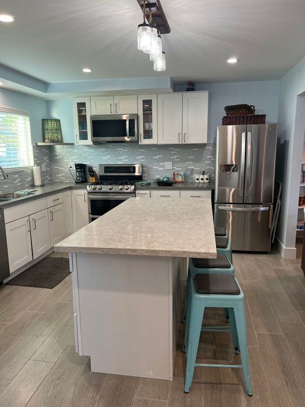 8135 Pennington Dr - Photo 2 of 11