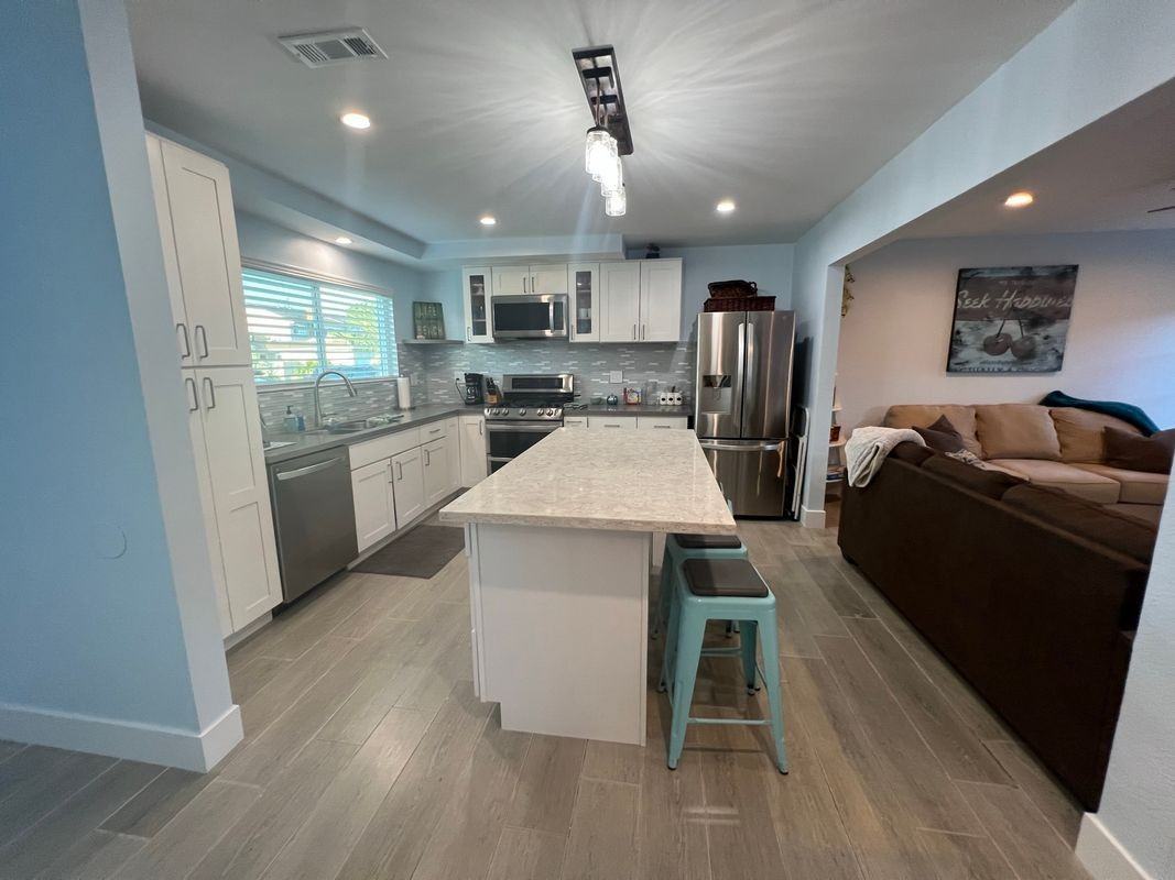 8135 Pennington Dr - Photo 3 of 11