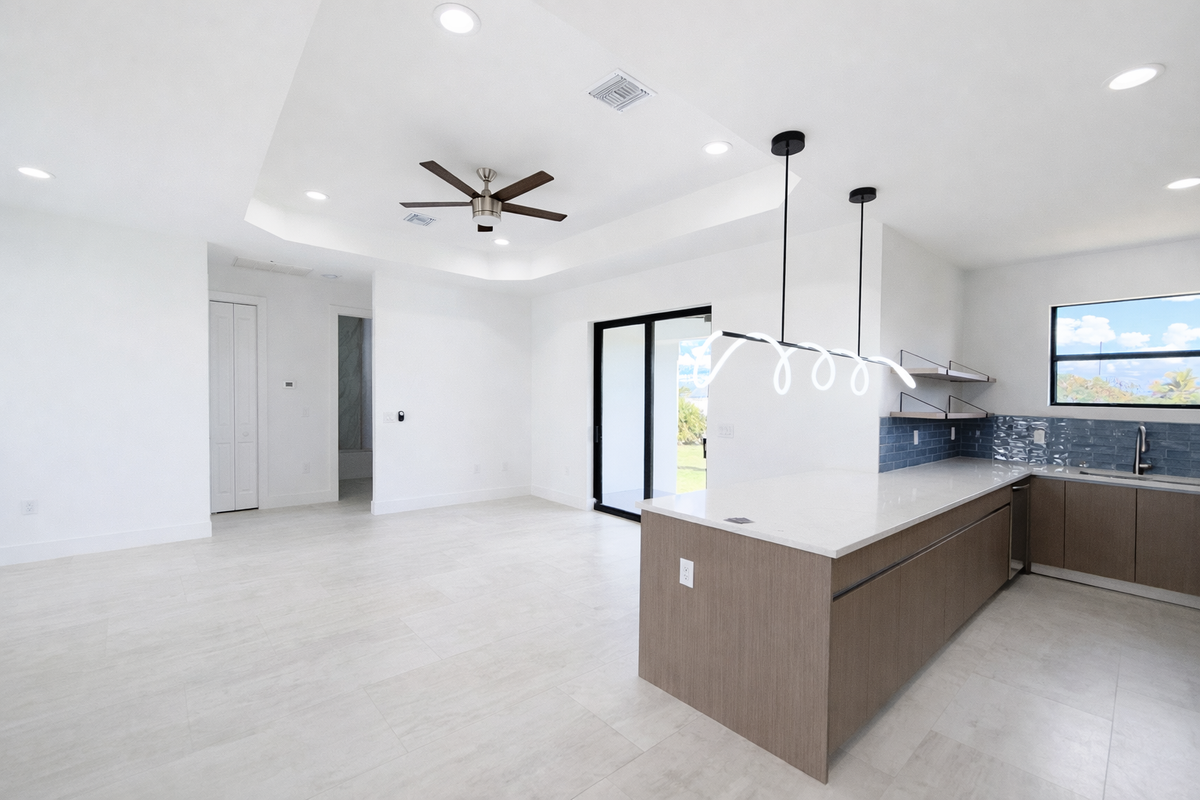 211 Nw 25th Ave - Photo 5 of 17