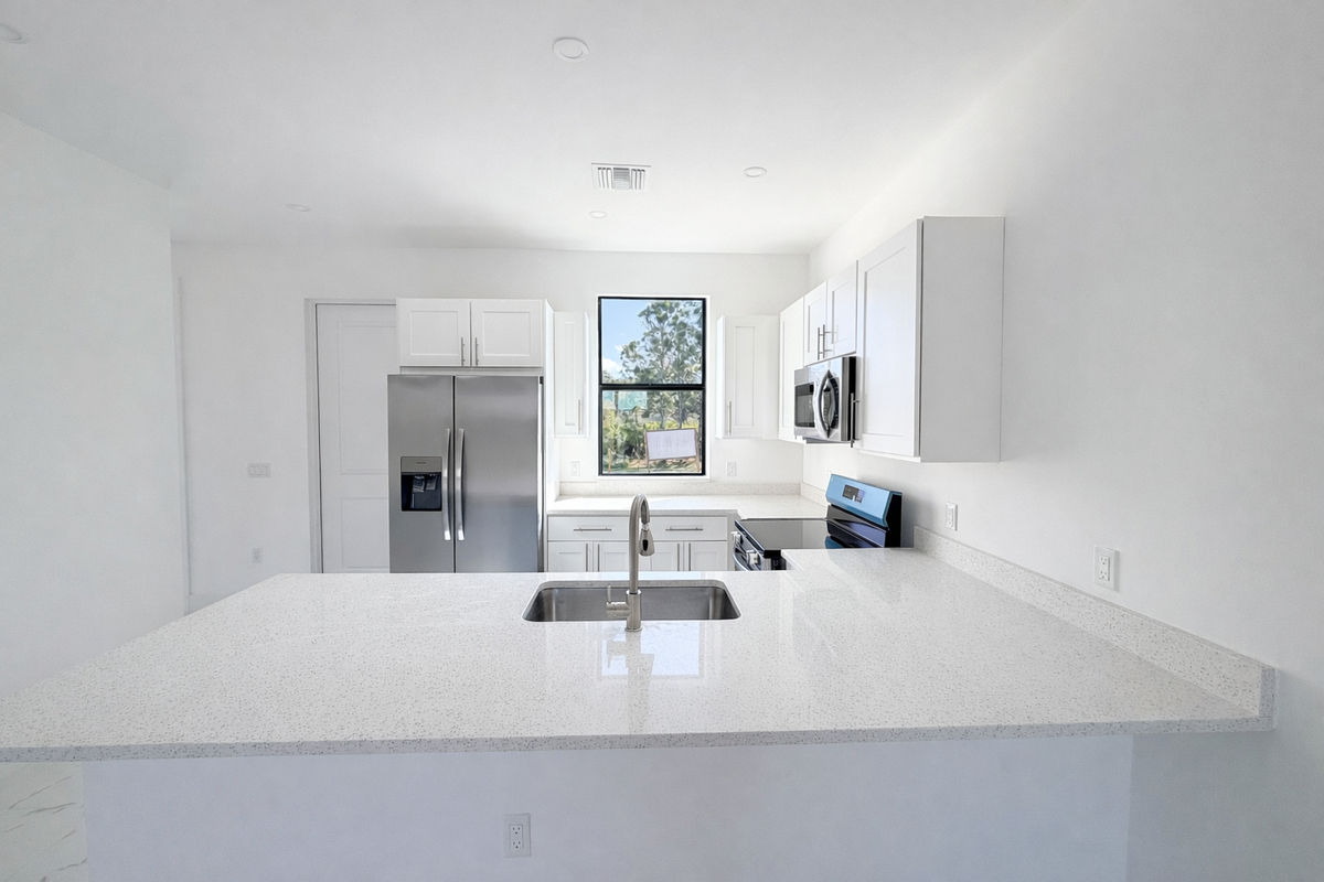 828 Holmes Ave - Photo 2 of 11