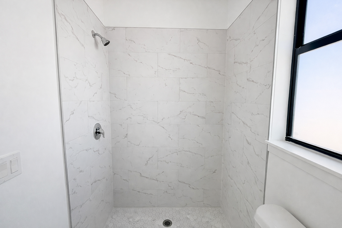 828 Holmes Ave - Photo 5 of 11