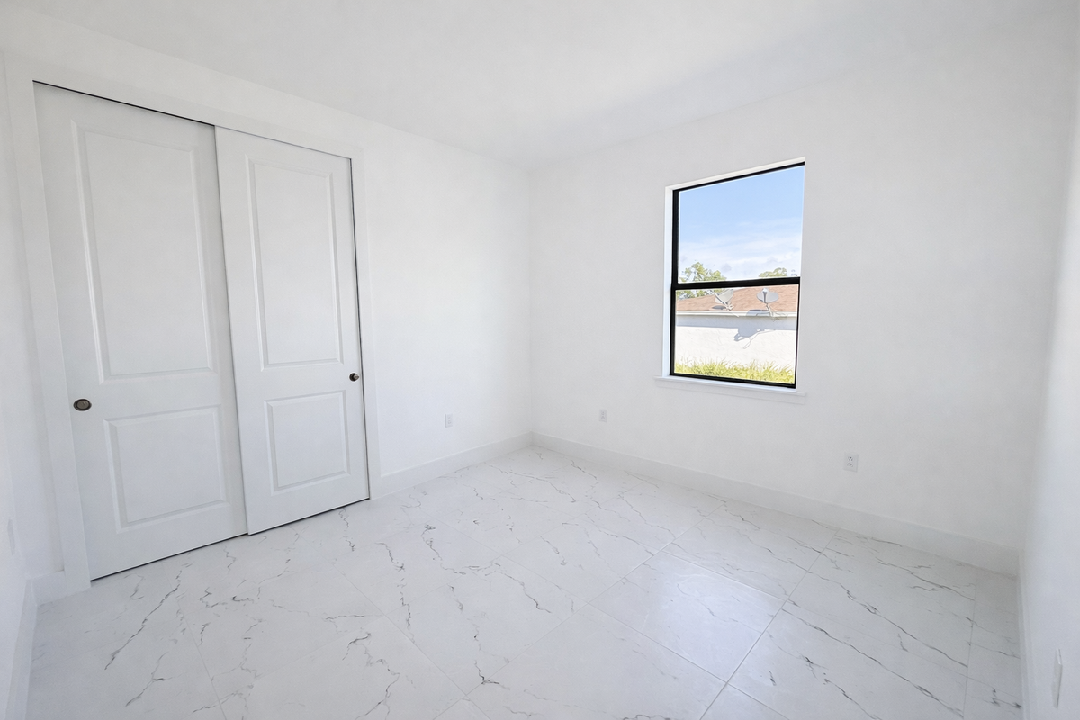 828 Holmes Ave - Photo 7 of 11