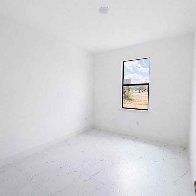 2416 Xelda Ave N - Photo 3 of 7