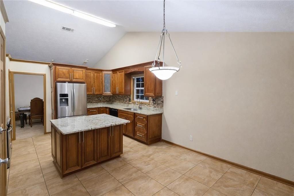 1980 Champions Pkwy - Photo 4 of 21