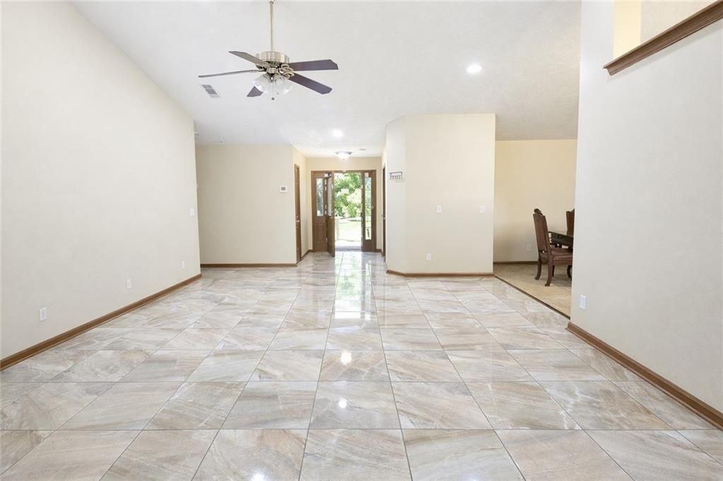 1980 Champions Pkwy - Photo 5 of 21