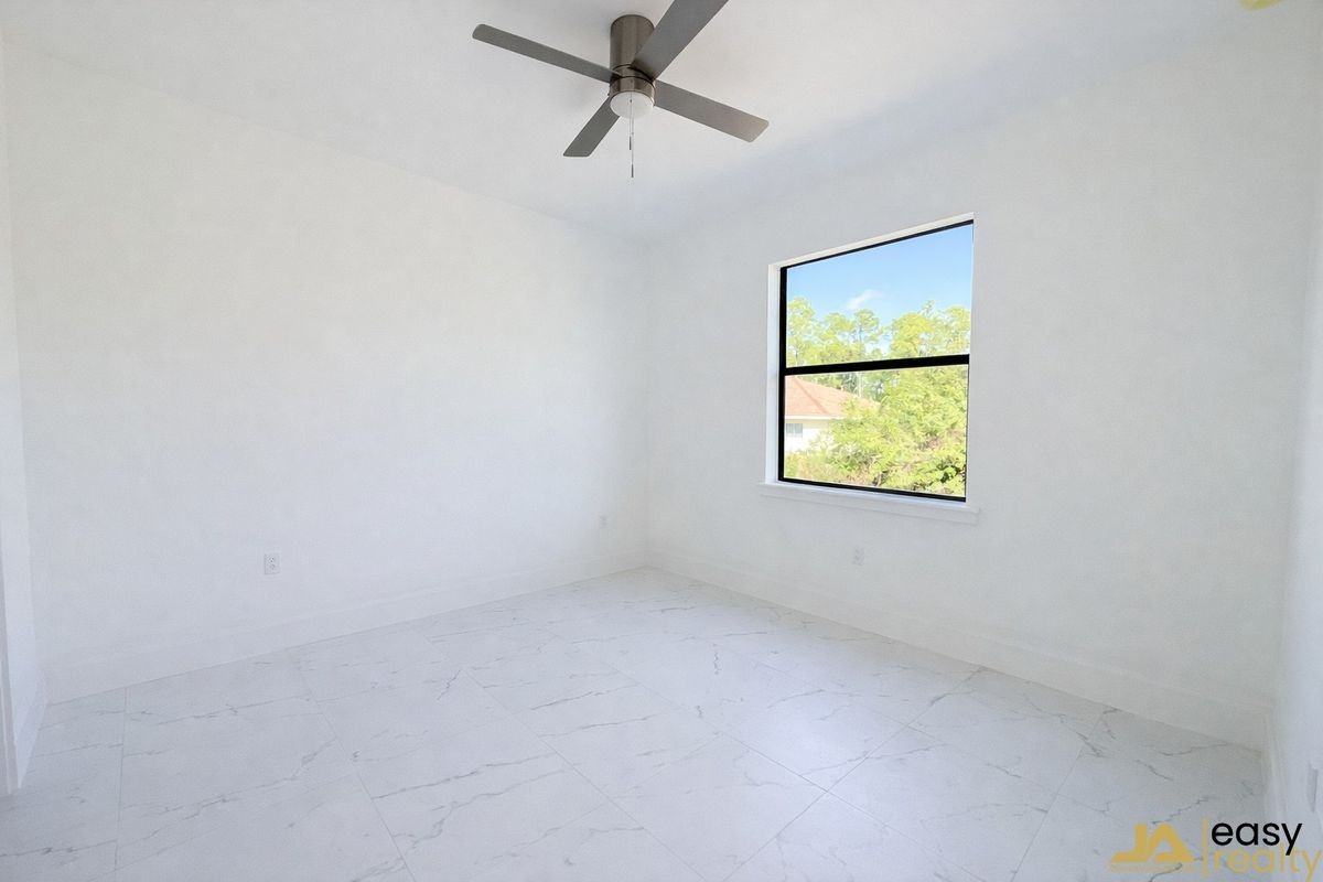 1045 Jaguar Blvd - Photo 4 of 9