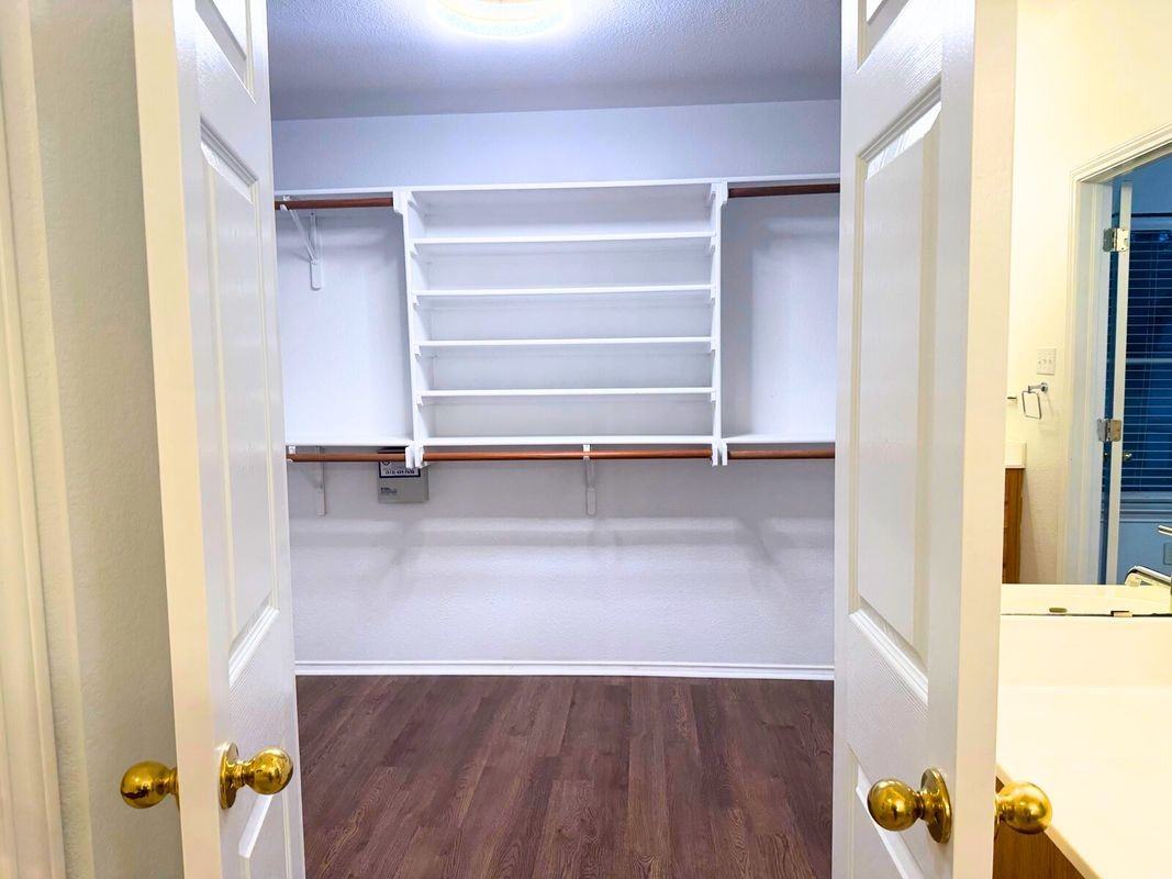 711 Settlement St - Photo 6 of 31