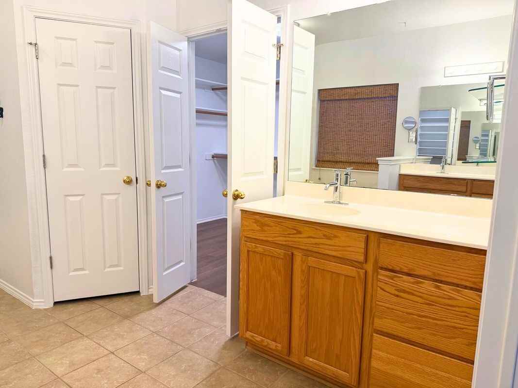 711 Settlement St - Photo 7 of 31