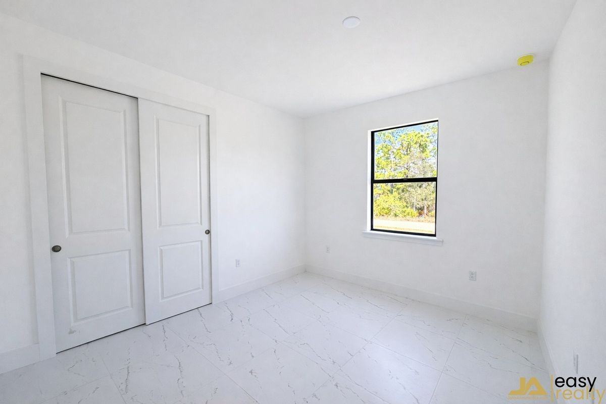 936 Homestead Rd S - Photo 4 of 10