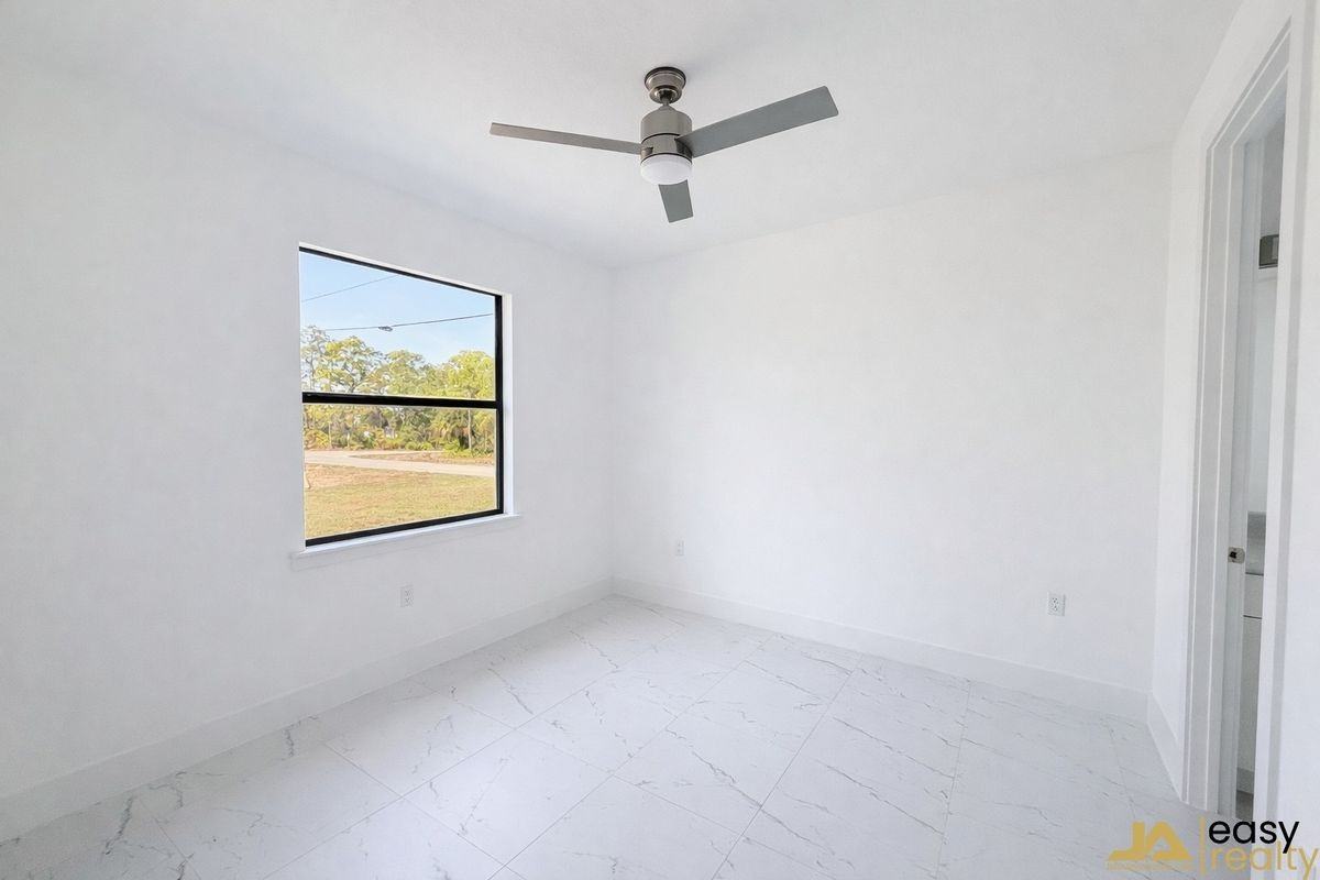 936 Homestead Rd S - Photo 6 of 10