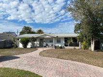 735 42nd Ave Ne - Photo 1 of 1