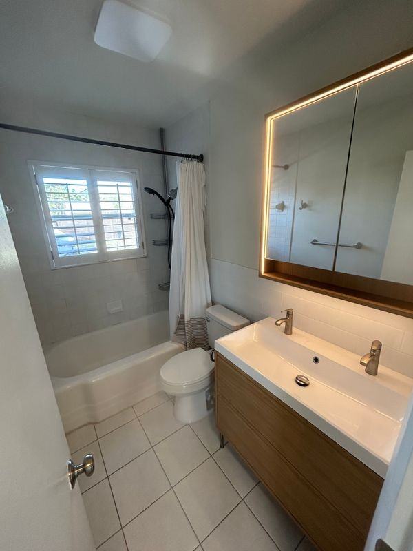 735 42nd Ave Ne - Photo 4 of 13