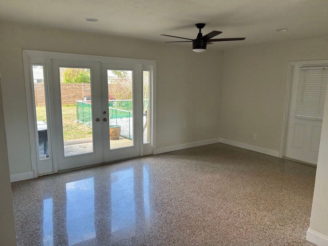 735 42nd Ave Ne - Photo 6 of 13