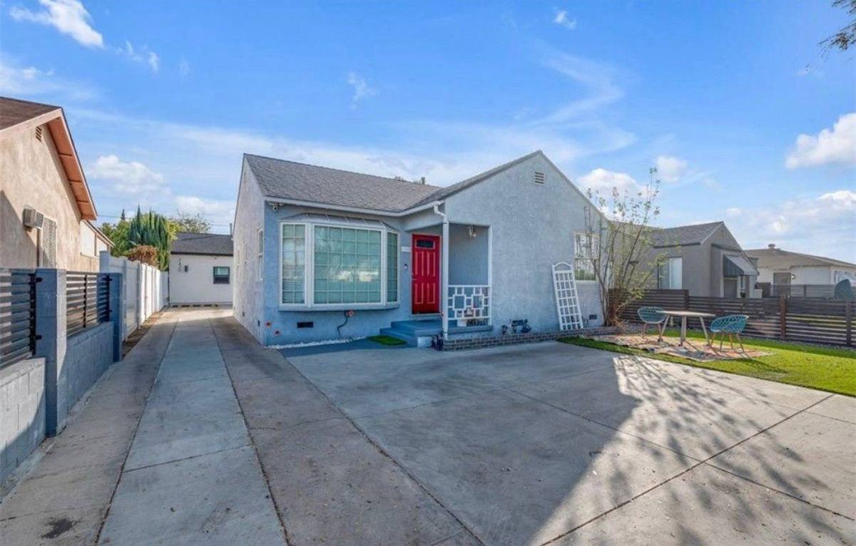 7418 Farmdale Ave - Photo 2 of 18