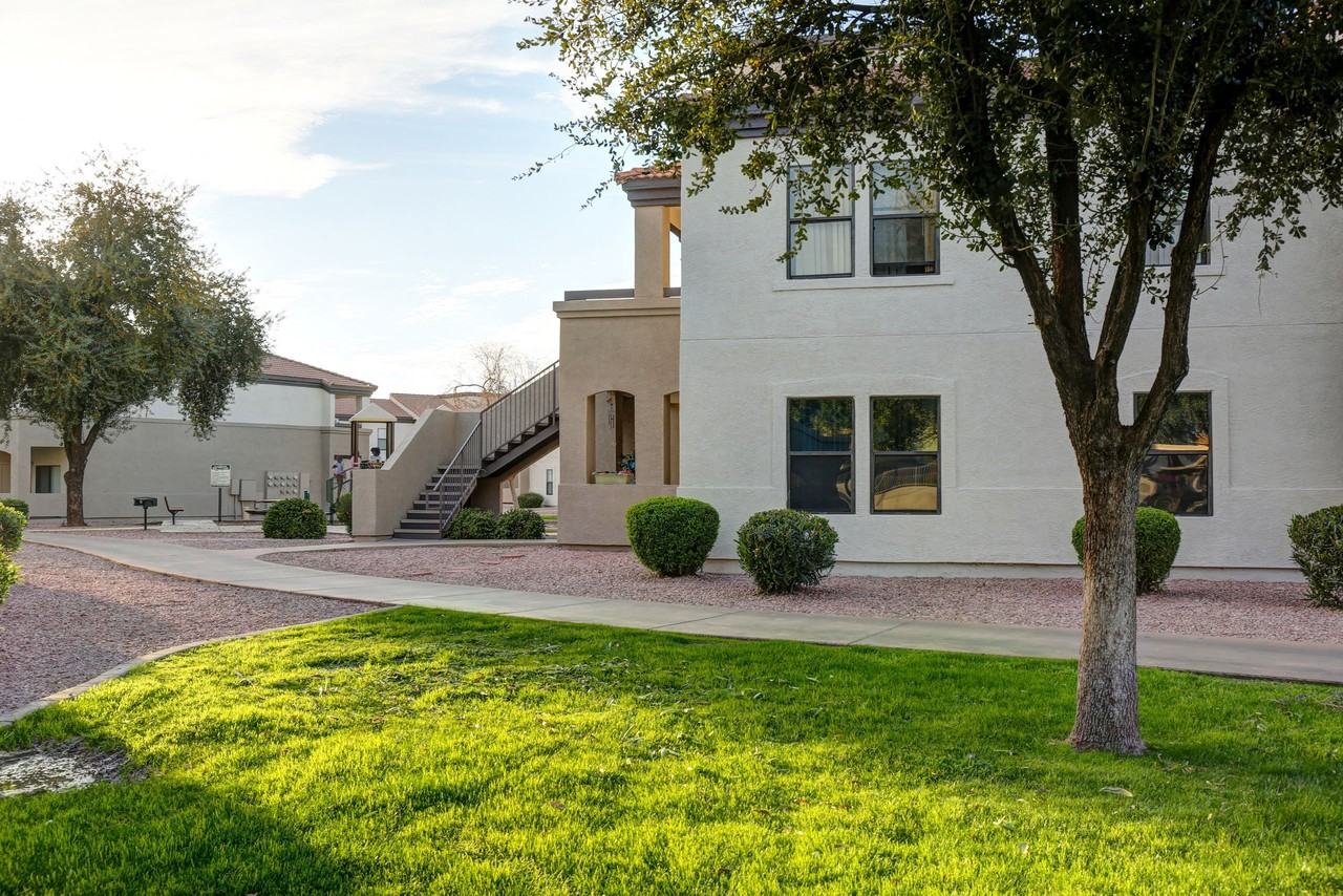 San Martin Apartments - Photo 6 of 27