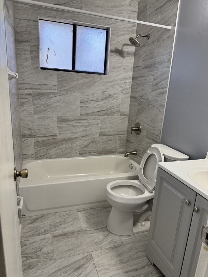 5136 Westchase Ct #2 - Photo 4 of 10