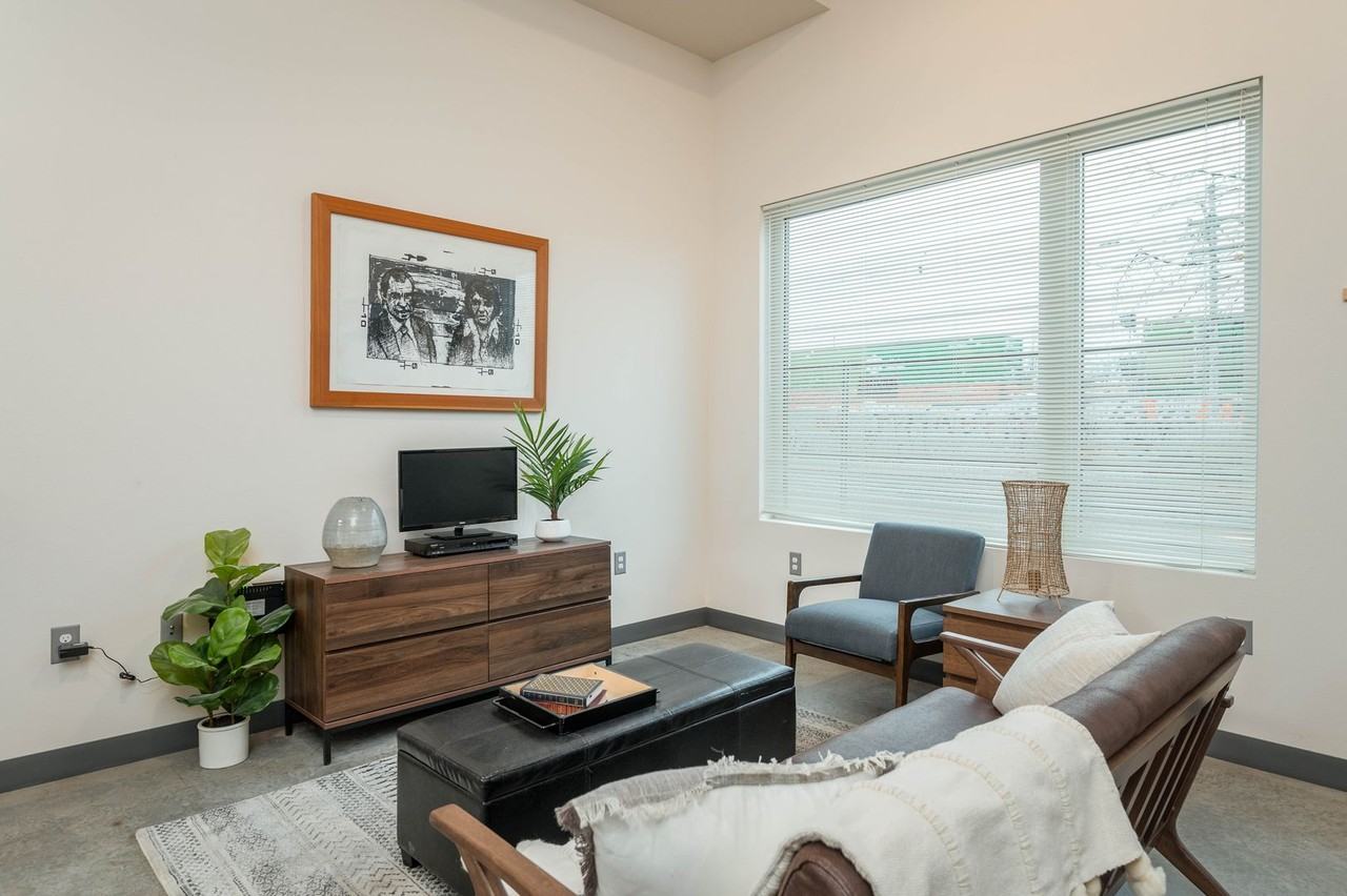 Dean River Apartments - Photo 4 of 23
