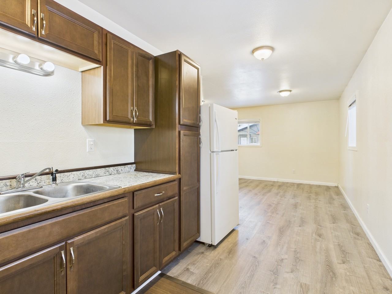 2377 Edsson Ave #E - Photo 6 of 15