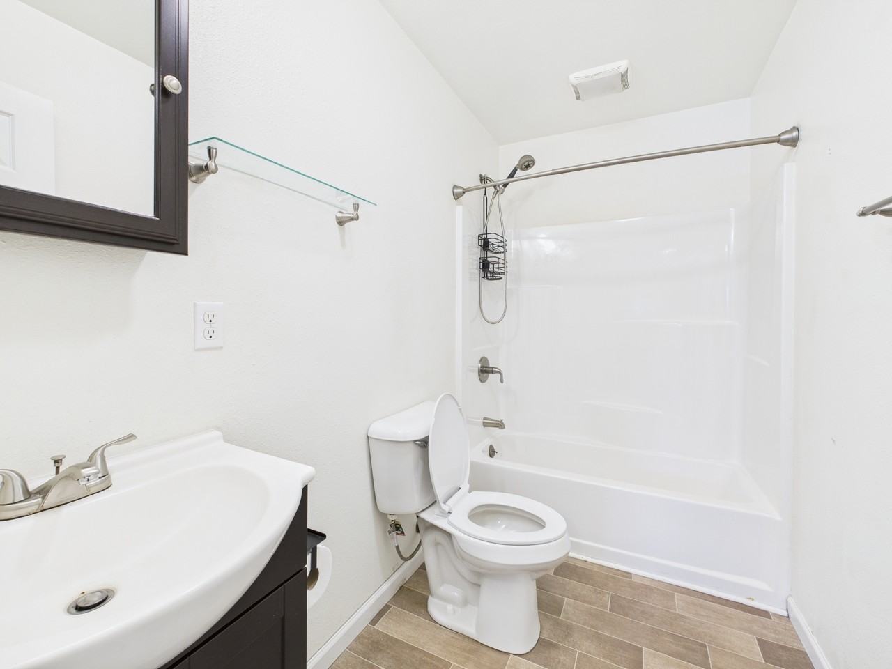 2377 Edsson Ave #E - Photo 5 of 15