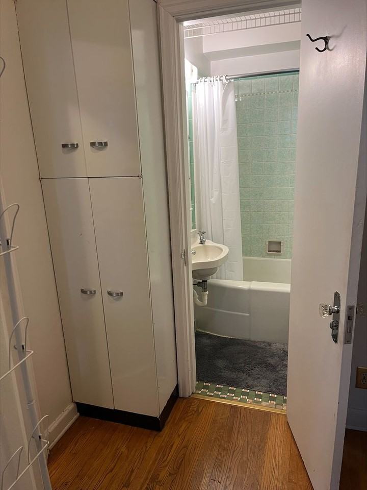 Summit Apartments - Photo 5 of 8