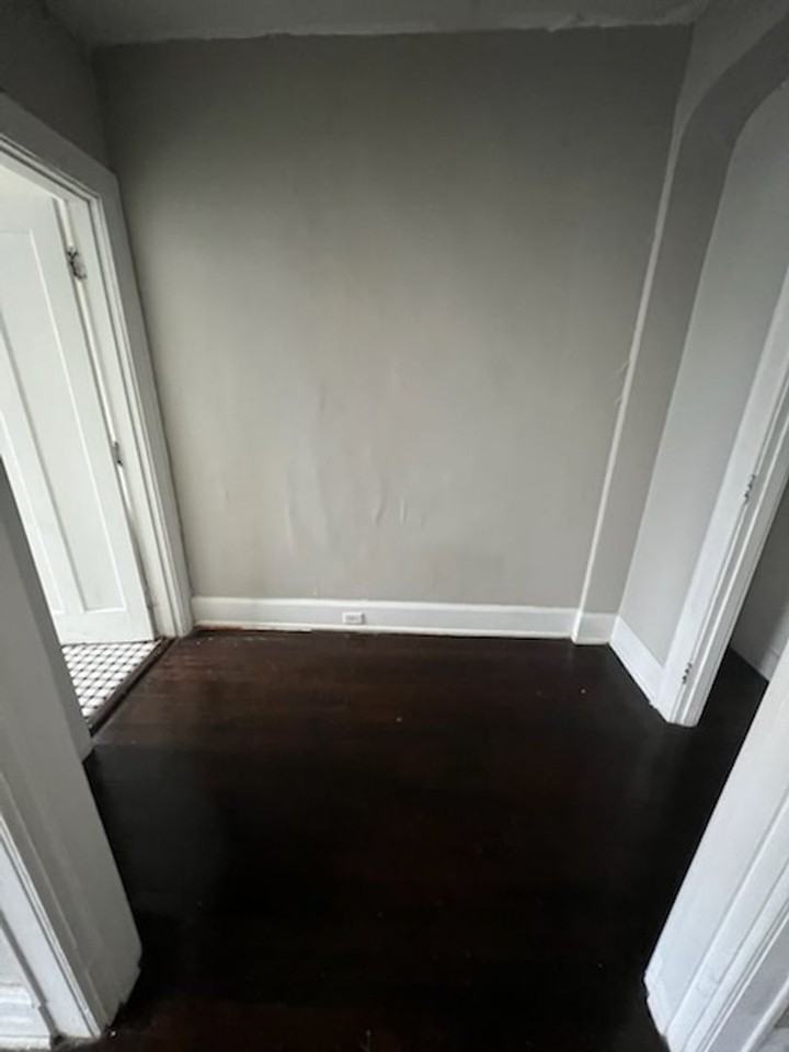 Historical Apartments l Oak St - Photo 7 of 17