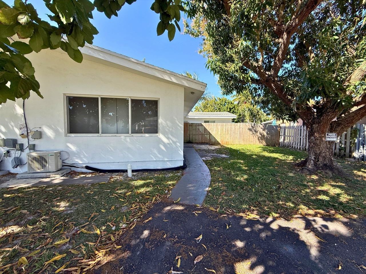 1205 N 15th Ct - Photo 6 of 12