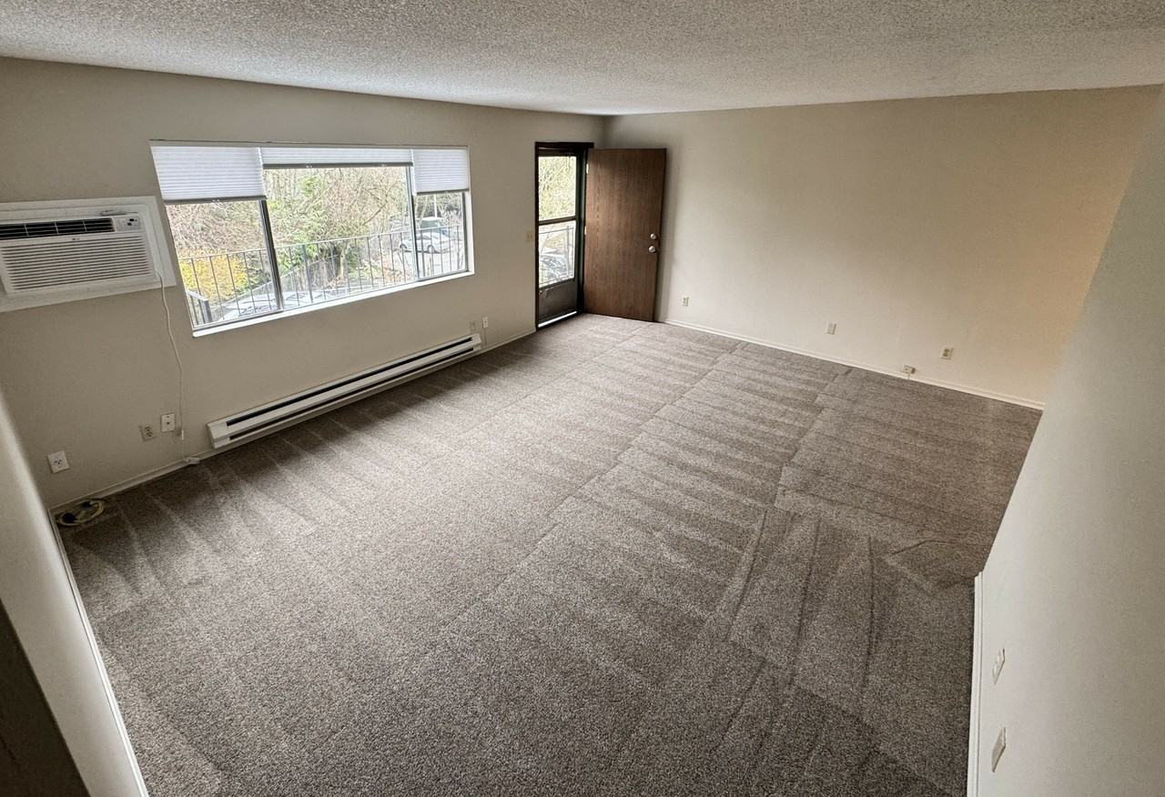 15603 42nd Ave S #C - Photo 3 of 12