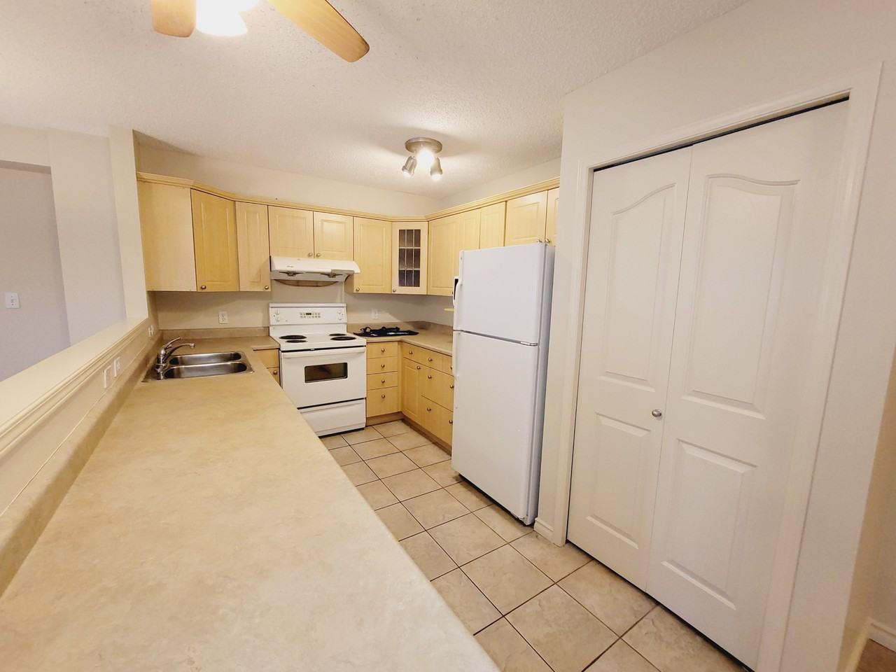 10311 111 St Nw - Photo 3 of 13