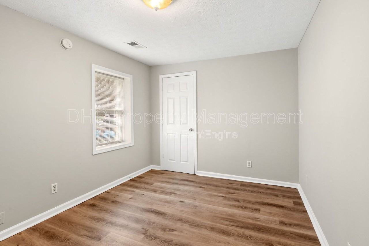 1435 Lynford Dr Sw - Photo 6 of 11