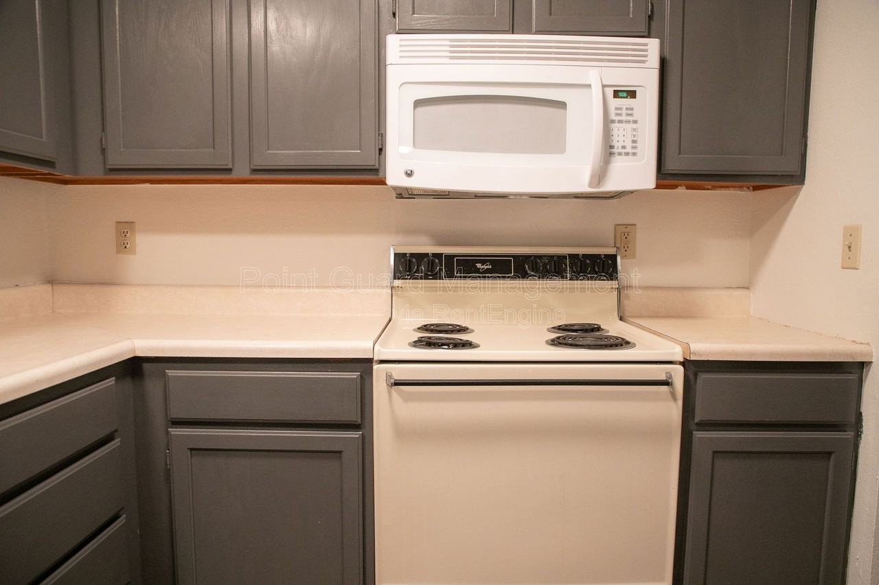 107 W Gold Coast Rd #30 - Photo 4 of 25