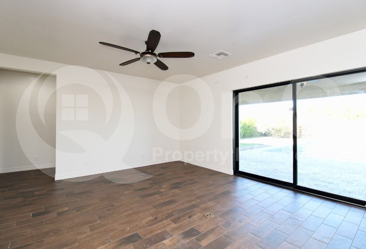 3860 E Horseshoe Pl - Photo 5 of 24