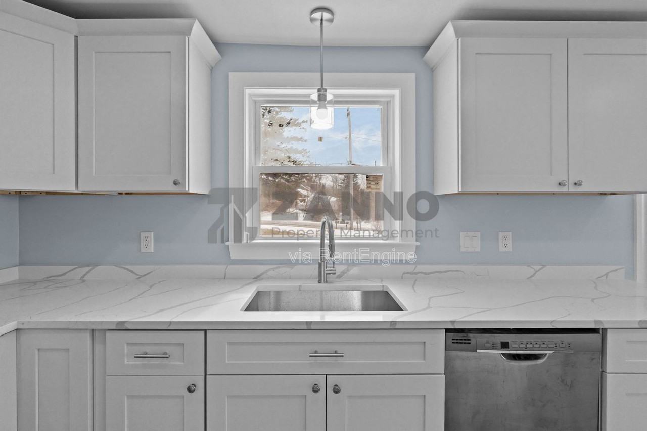 24 Vernon Ave - Photo 4 of 44