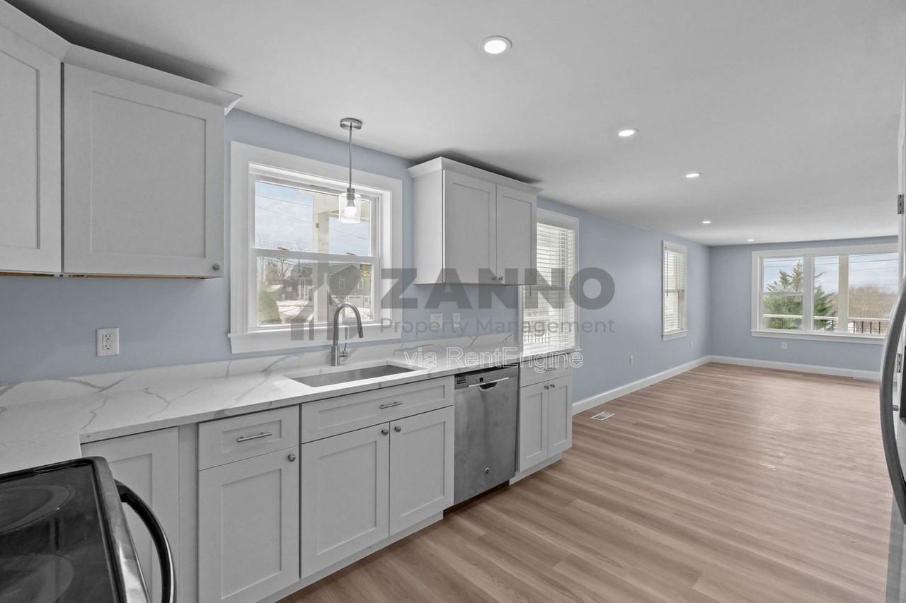 24 Vernon Ave - Photo 5 of 44