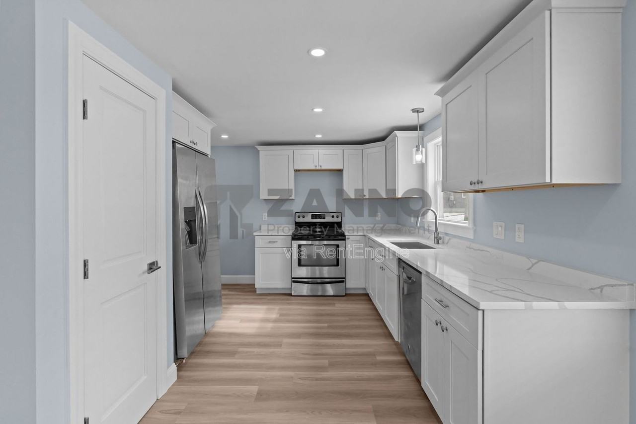 24 Vernon Ave - Photo 7 of 44