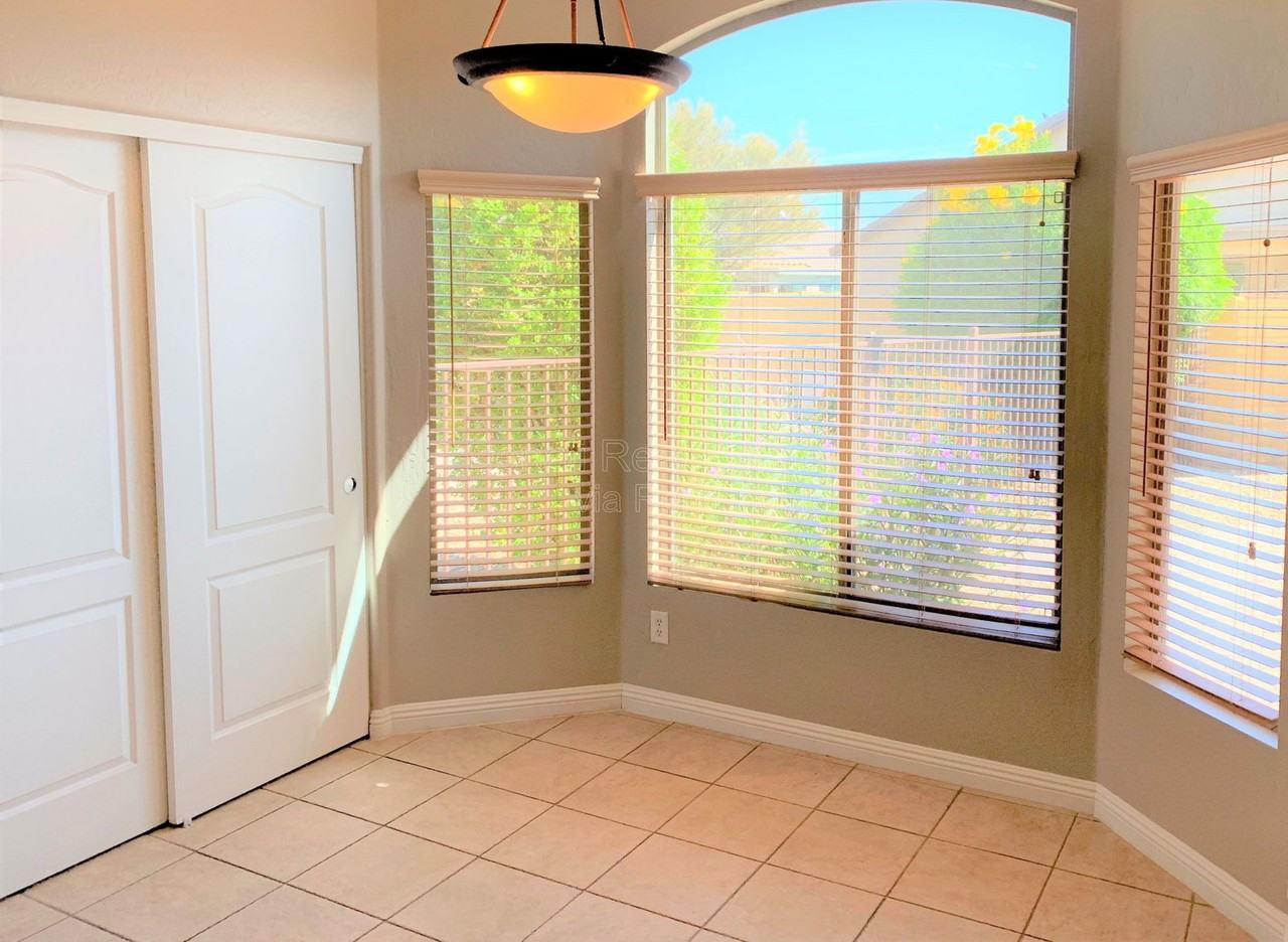 1273 N Exeter St - Photo 5 of 23