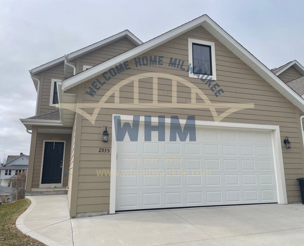 2935 N 186th St - Photo 7 of 10