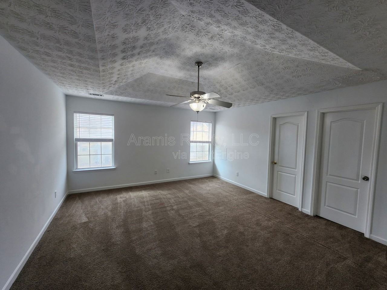 687 Georgetown Ct - Photo 4 of 11