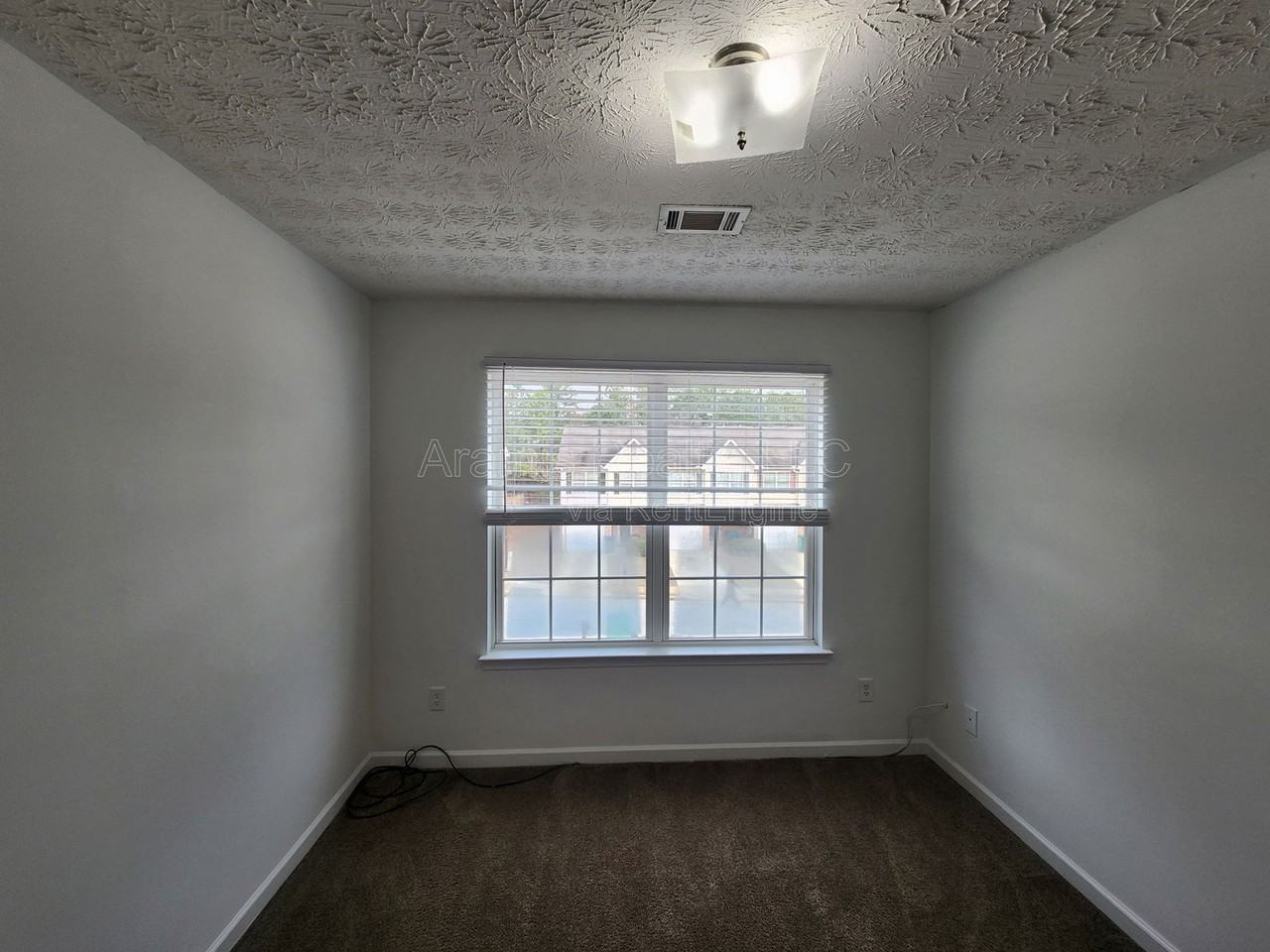 687 Georgetown Ct - Photo 7 of 11