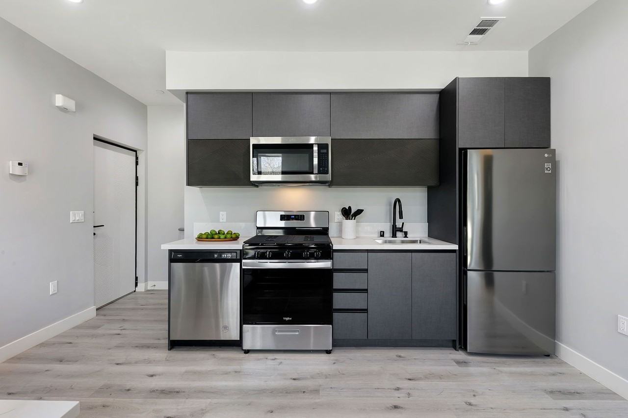 13637 Fellows Ave #5 - Photo 2 of 41