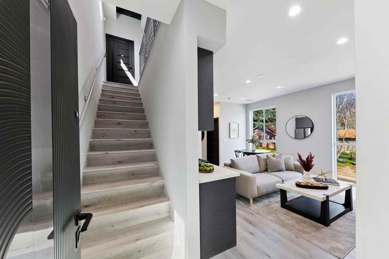 13637 Fellows Ave #5 - Photo 7 of 41