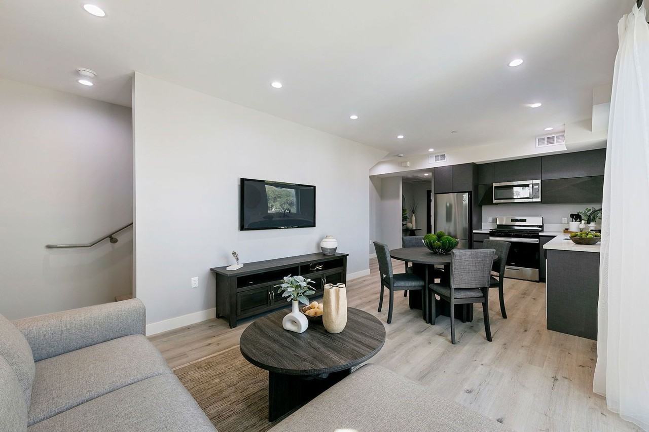 13637 Fellows Ave #25 - Photo 4 of 41