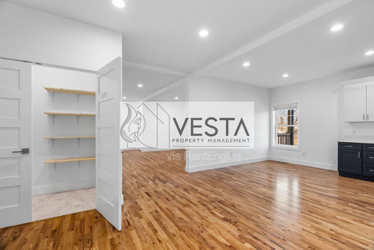 510 Deaverview Rd - Photo 3 of 28