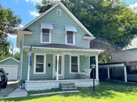 featured image of 830 S Fern St