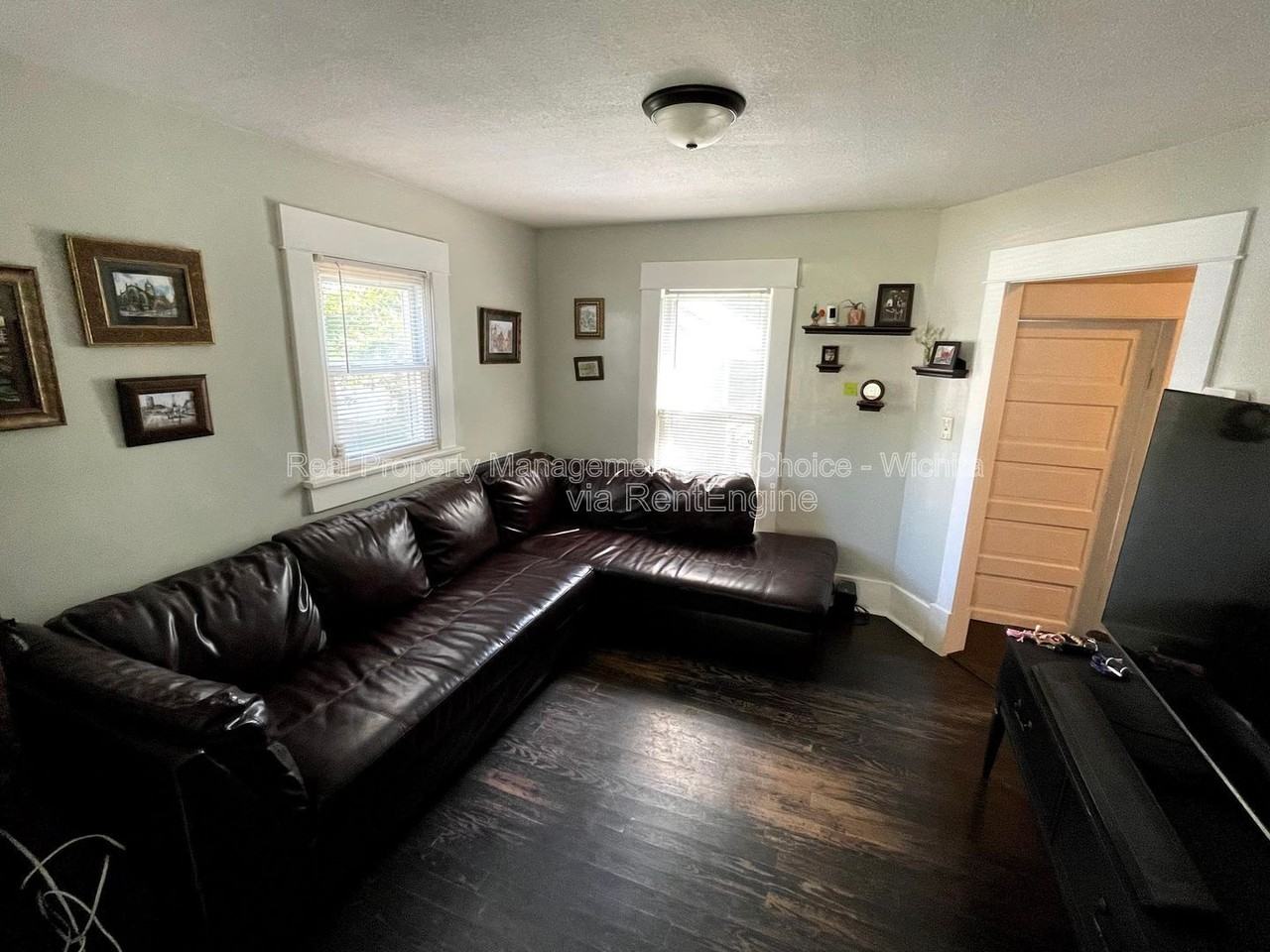 830 S Fern St - Photo 4 of 20