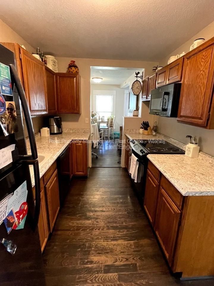 830 S Fern St - Photo 7 of 20