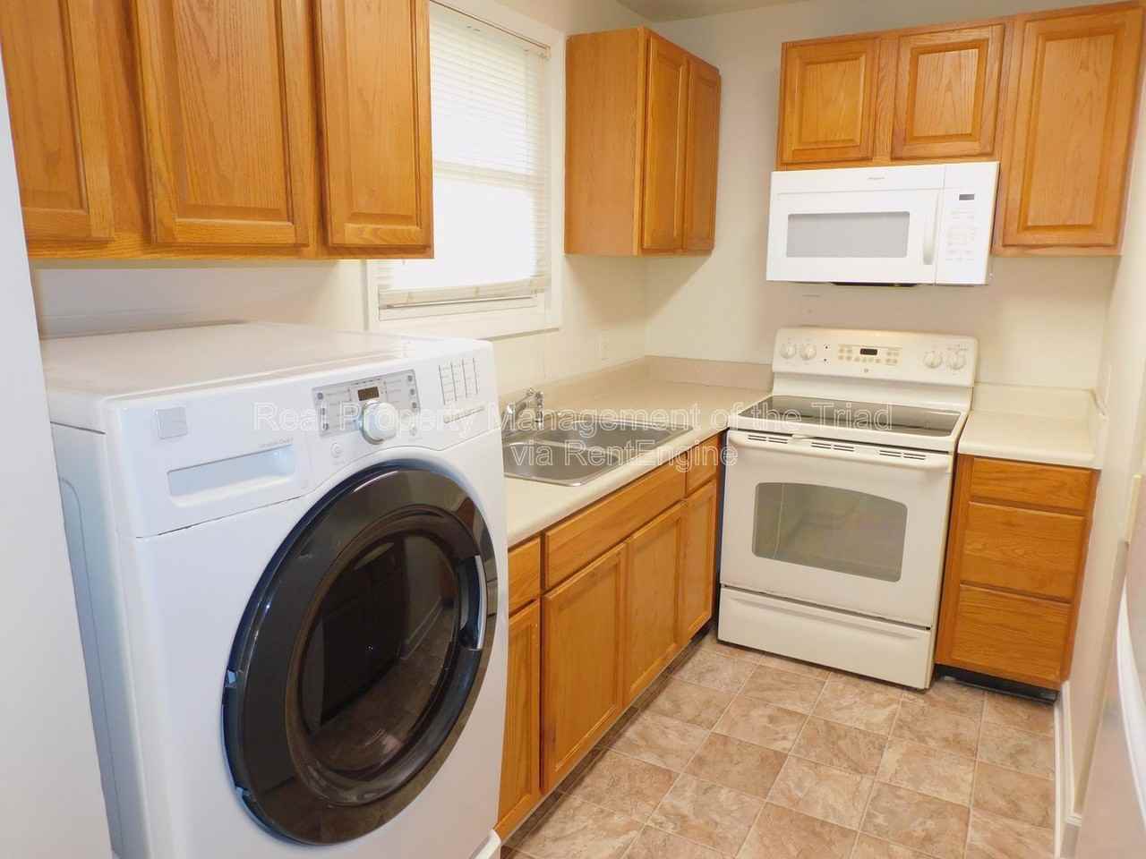 2300 Willow Rd - Photo 4 of 19