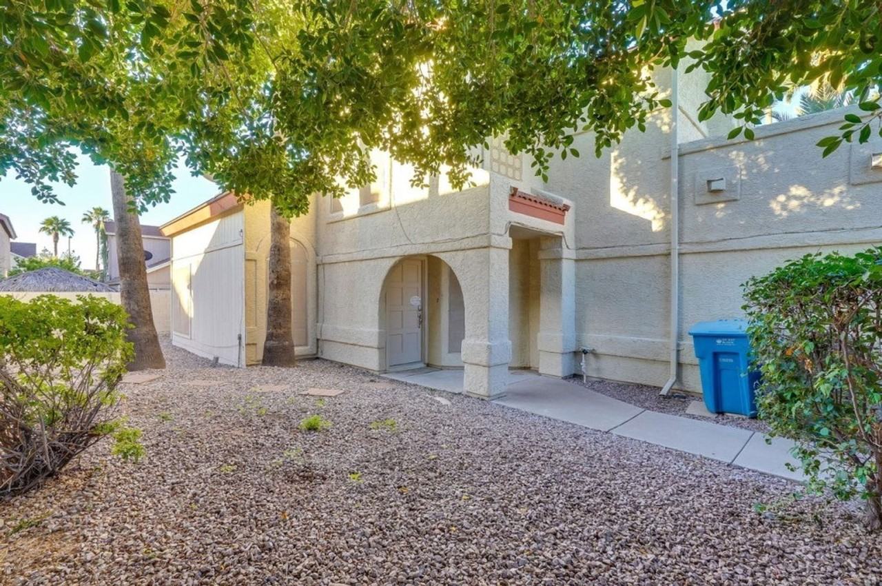 521 E Kristal Way - Photo 2 of 18