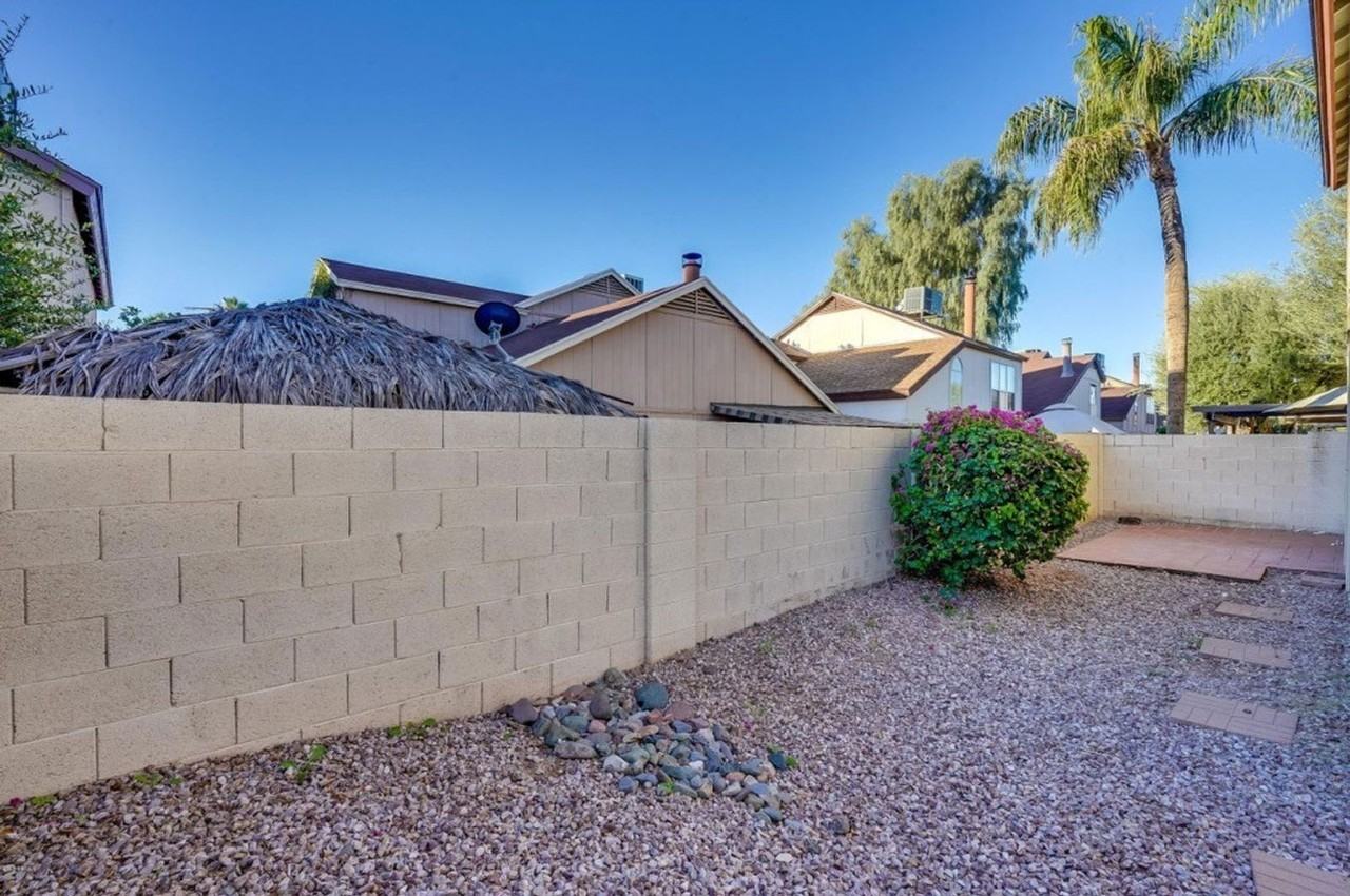 521 E Kristal Way - Photo 3 of 18